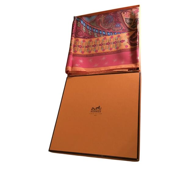 HERMES SUR un TAPIS VOLANT Red/Orange Silk Scarf w/BOX 2006 by Annie Faivre - Picture 4 of 9